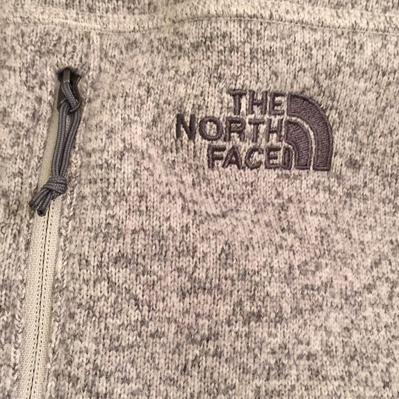 The North Face pullover half zip fleece sweatshirt - Picture 7 of 7
